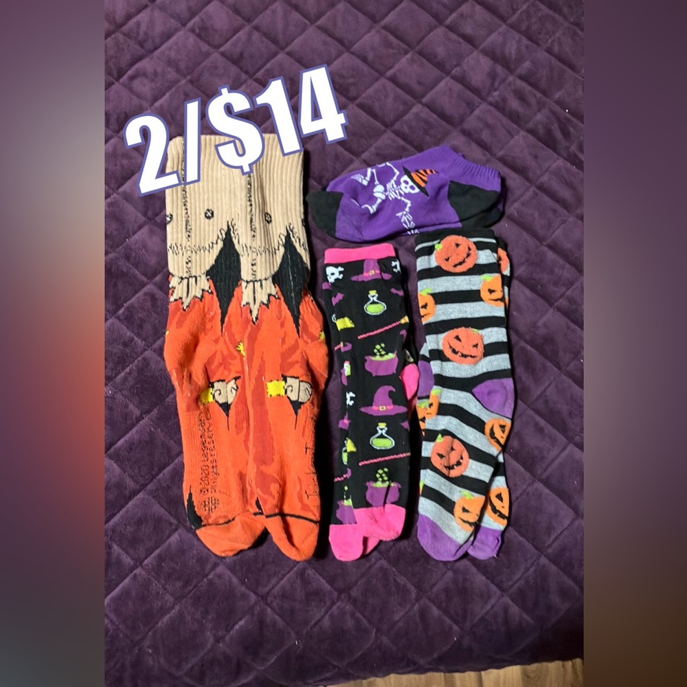 🧡slightly used halloween socks🧡
